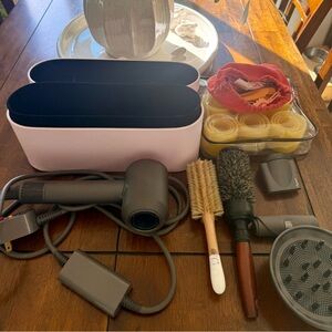 Dyson Supersonic Hair Dryer Set in Gray with Pink Case Accent